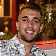 Laureando in lettere moderne impartisce lezioni private a casa e a domicilio di italiano, letteratura italiana, storia, storia dell'arte e geografia